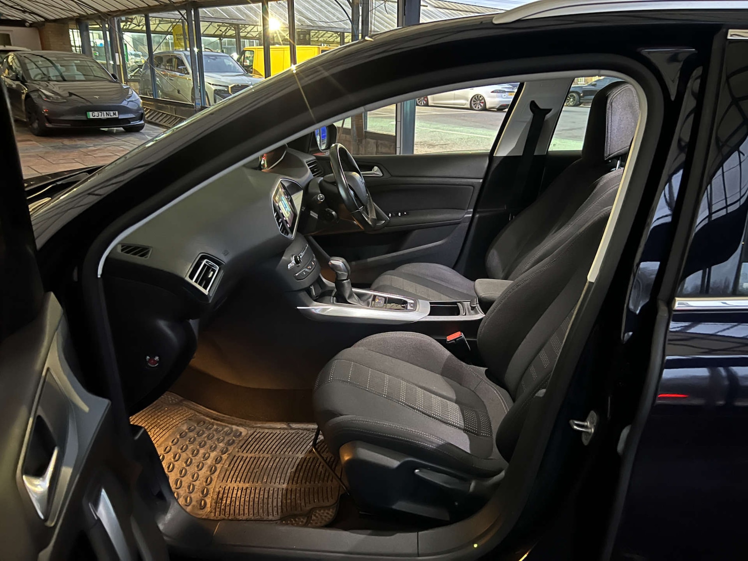 Used Peugeot 308 2016 for sale - 77073362: Photo 21