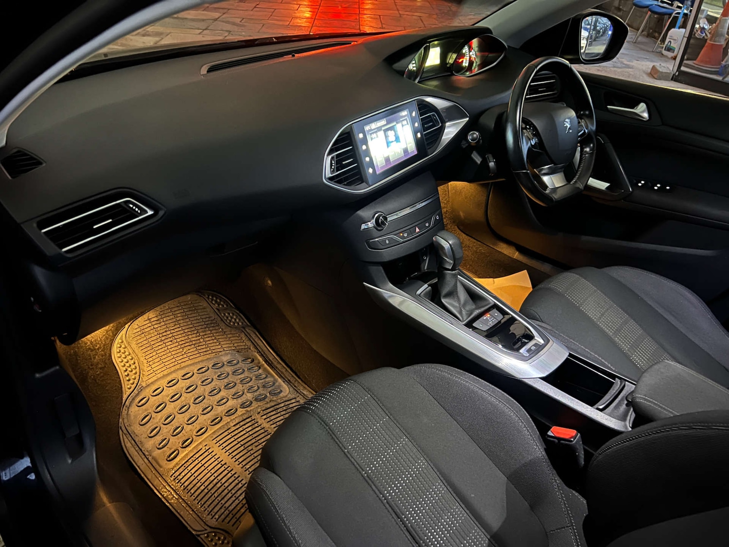 Used Peugeot 308 2016 for sale - 77073362: Photo 23