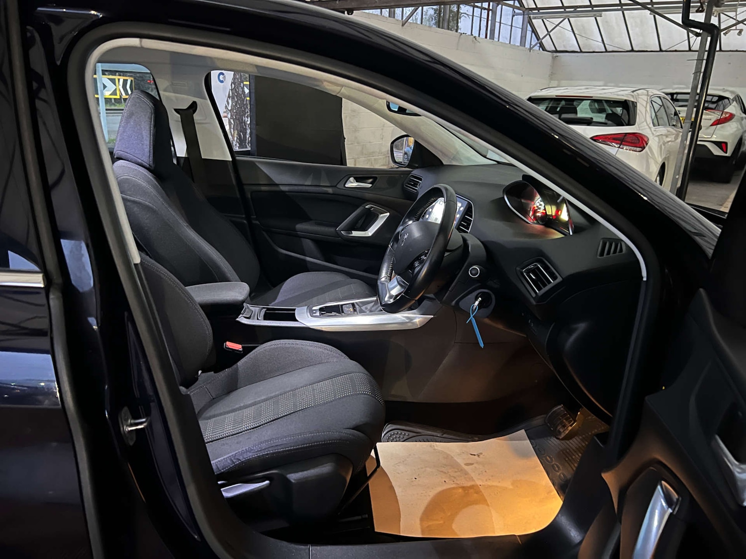 Used Peugeot 308 2016 for sale - 77073362: Photo 9