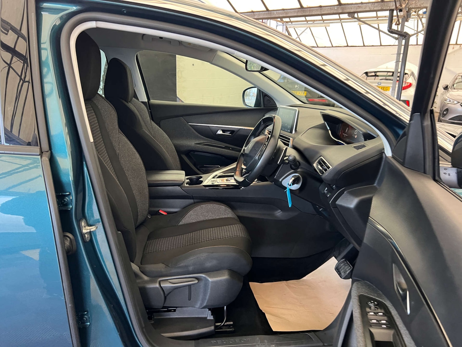 Used Peugeot 5008 2020 for sale - 76829865: Photo 9