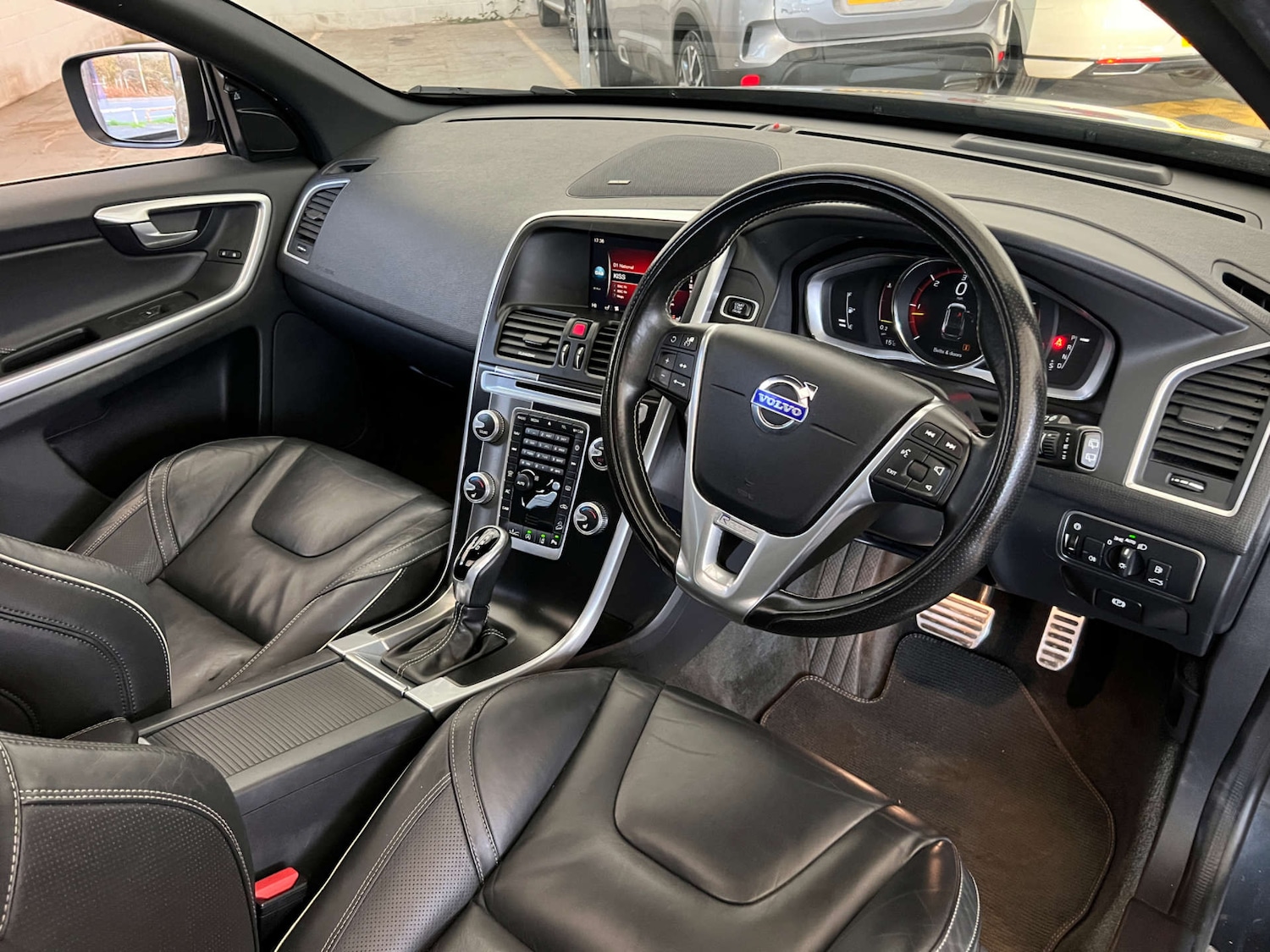 Used Volvo XC60 2017 for sale - 76601878: Photo 14