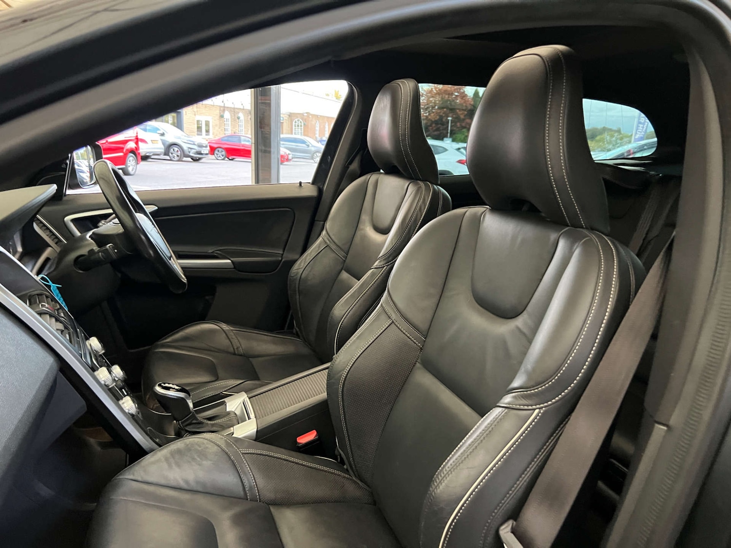 Used Volvo XC60 2017 for sale - 76601878: Photo 25