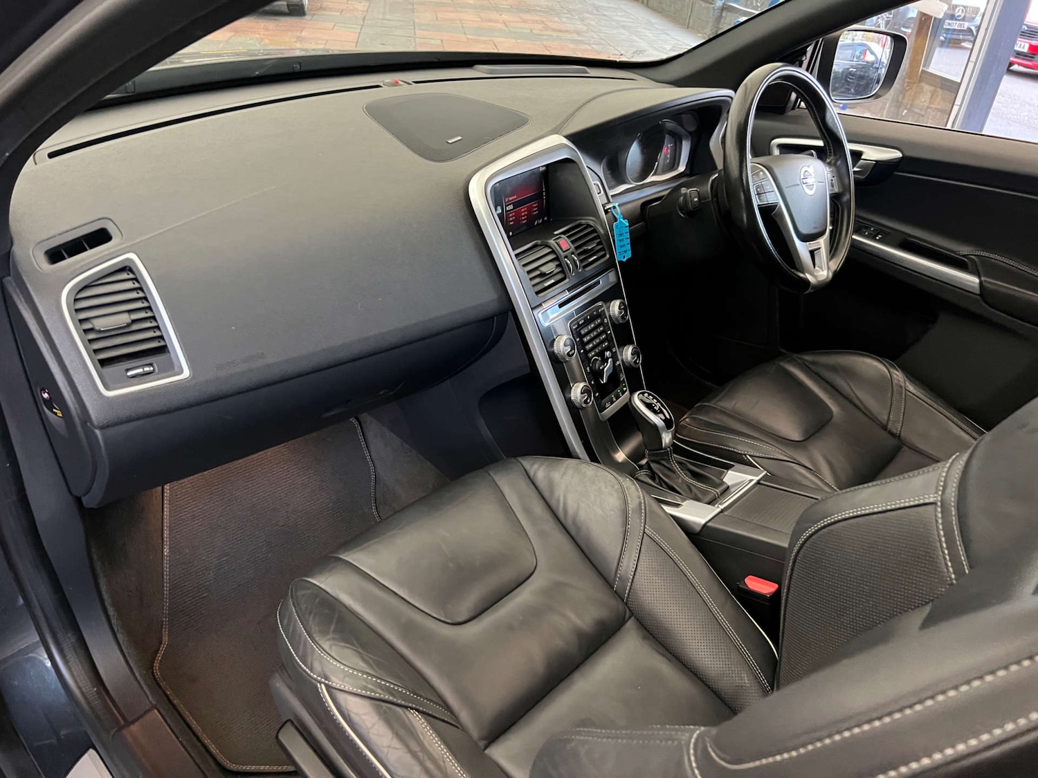 Used Volvo XC60 2017 for sale - 76601878: Photo 28