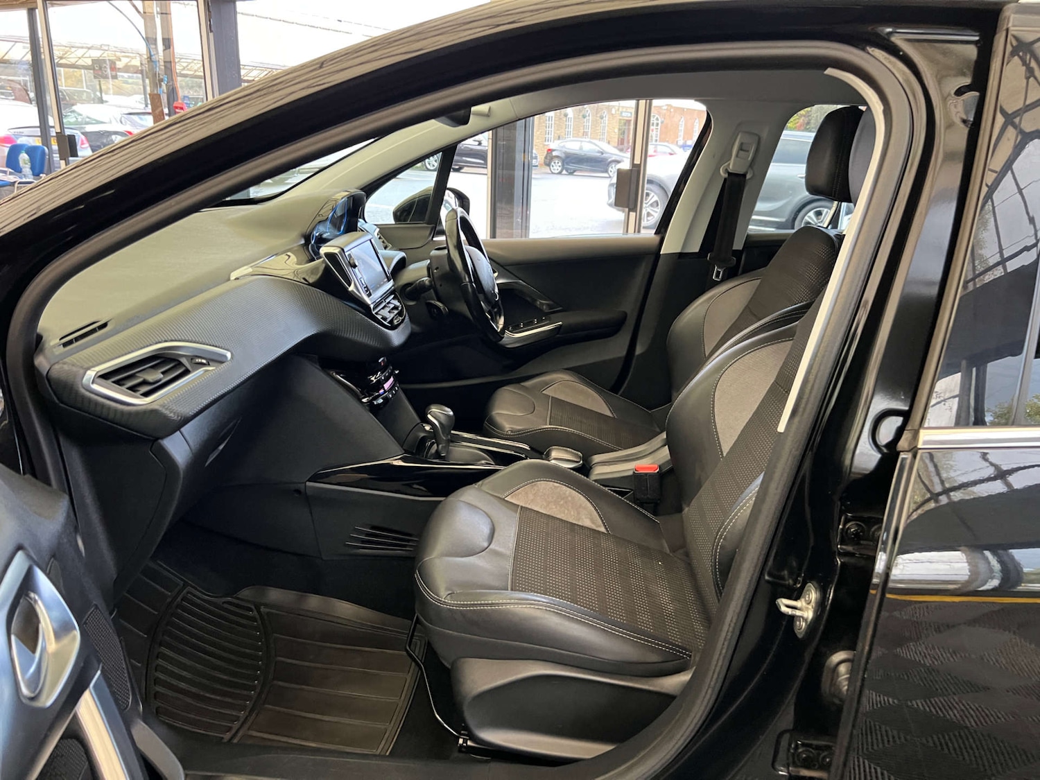 Used Peugeot 2008 2018 for sale - 76544311: Photo 23