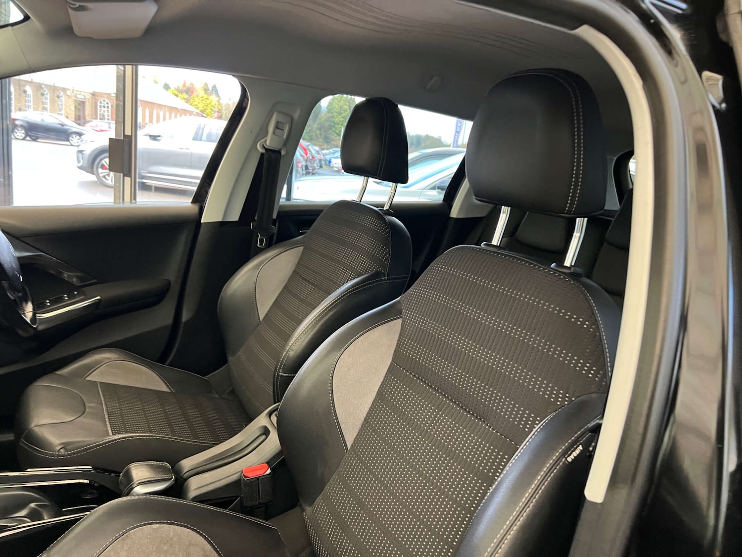 Used Peugeot 2008 2018 for sale - 76544311: Photo 24