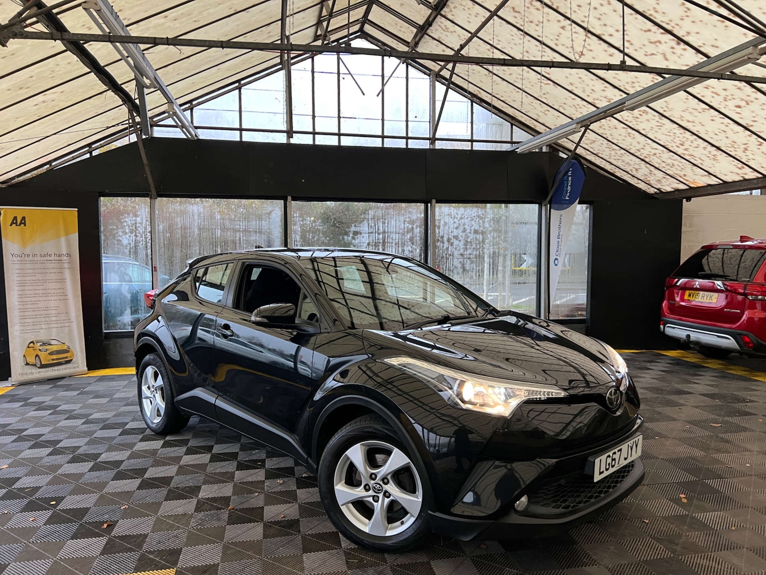 Used Toyota C-HR 2017 for sale - 76591655: Photo 1