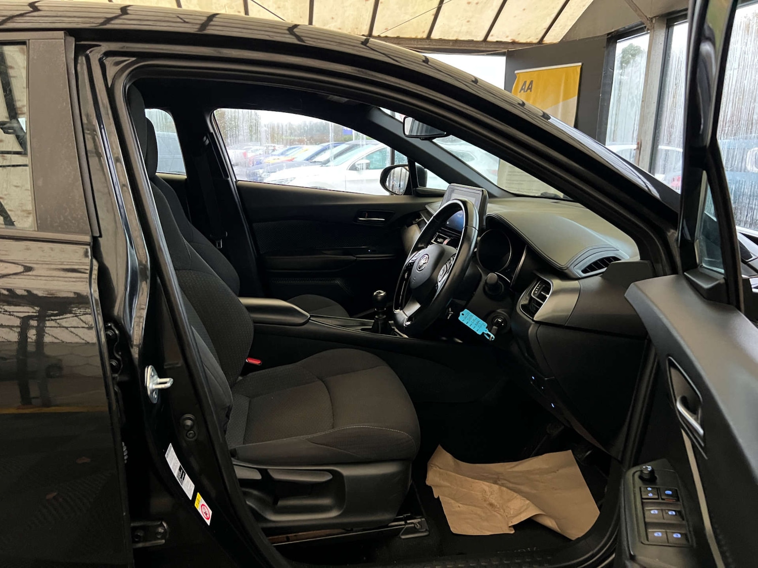 Used Toyota C-HR 2017 for sale - 76591655: Photo 10