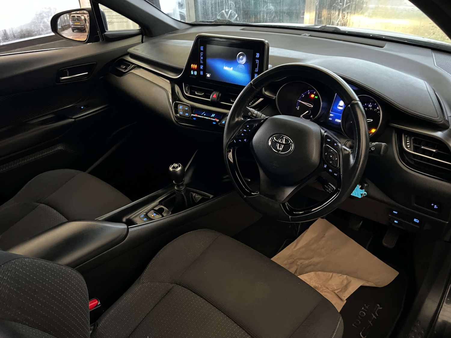 Used Toyota C-HR 2017 for sale - 76591655: Photo 12