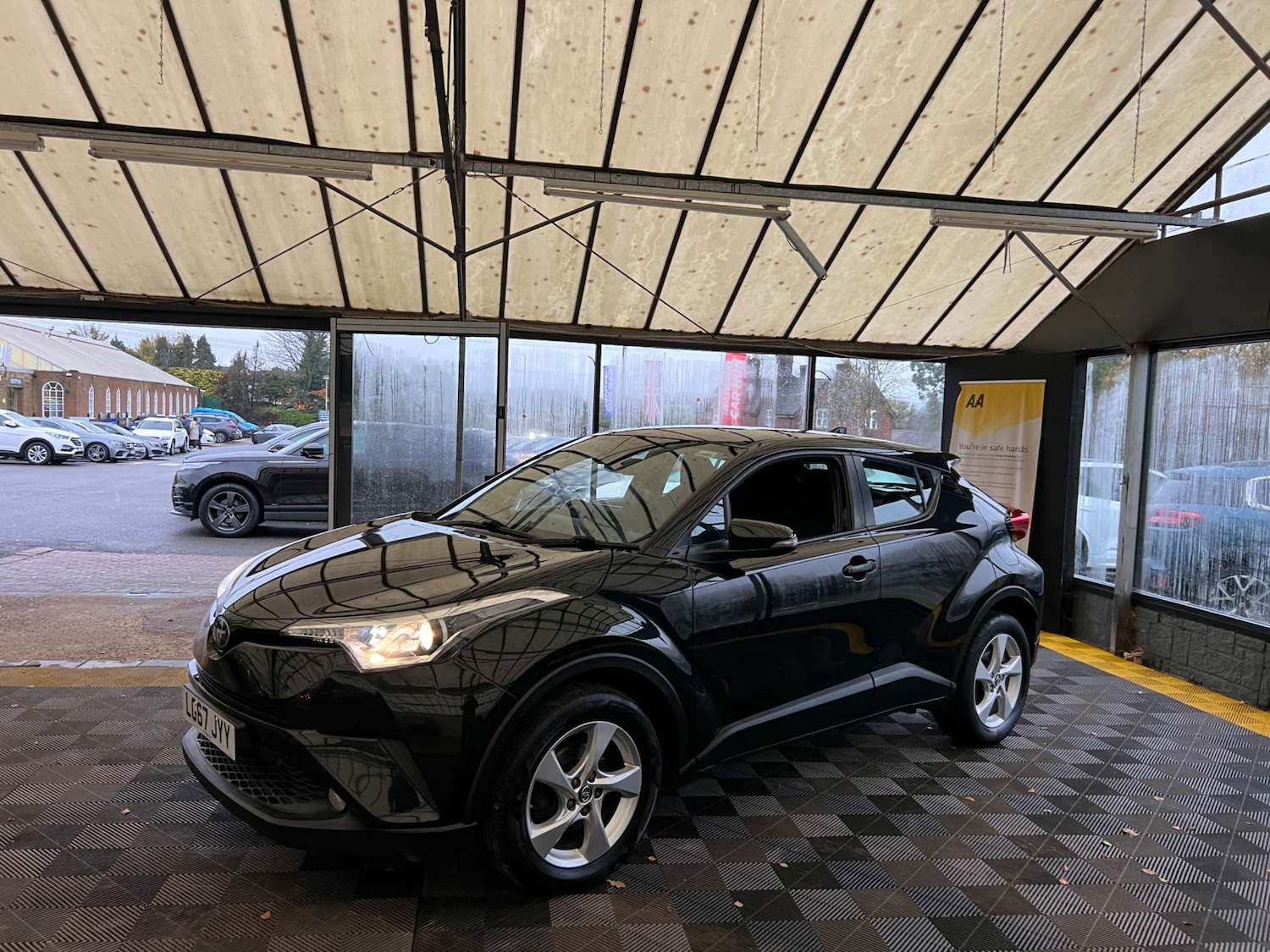 Used Toyota C-HR 2017 for sale - 76591655: Photo 4