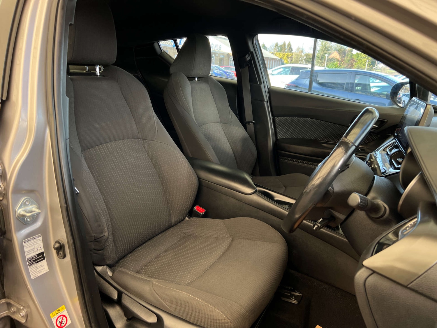 Used Toyota C-HR 2017 for sale - 77675376: Photo 11