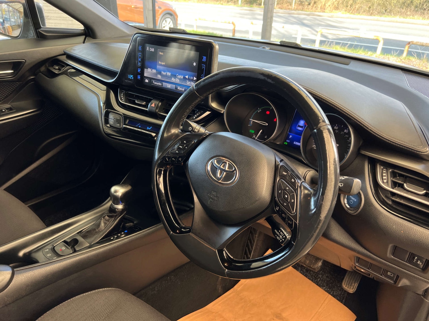 Used Toyota C-HR 2017 for sale - 77675376: Photo 12