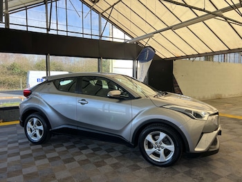Used Toyota C-HR 2017 for sale - 77675376: Photo