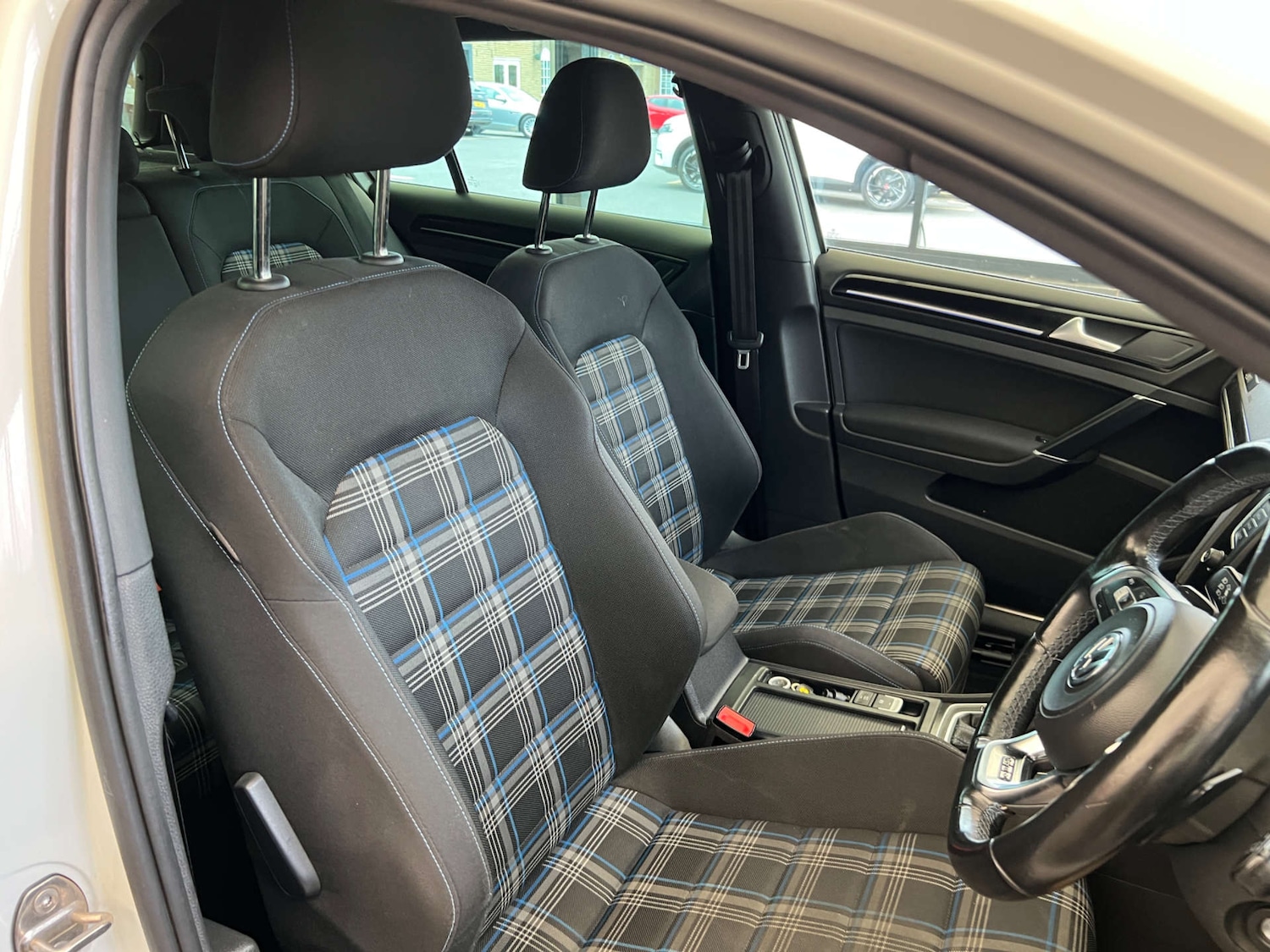 Used Volkswagen Golf 2016 for sale - 76231889: Photo 11