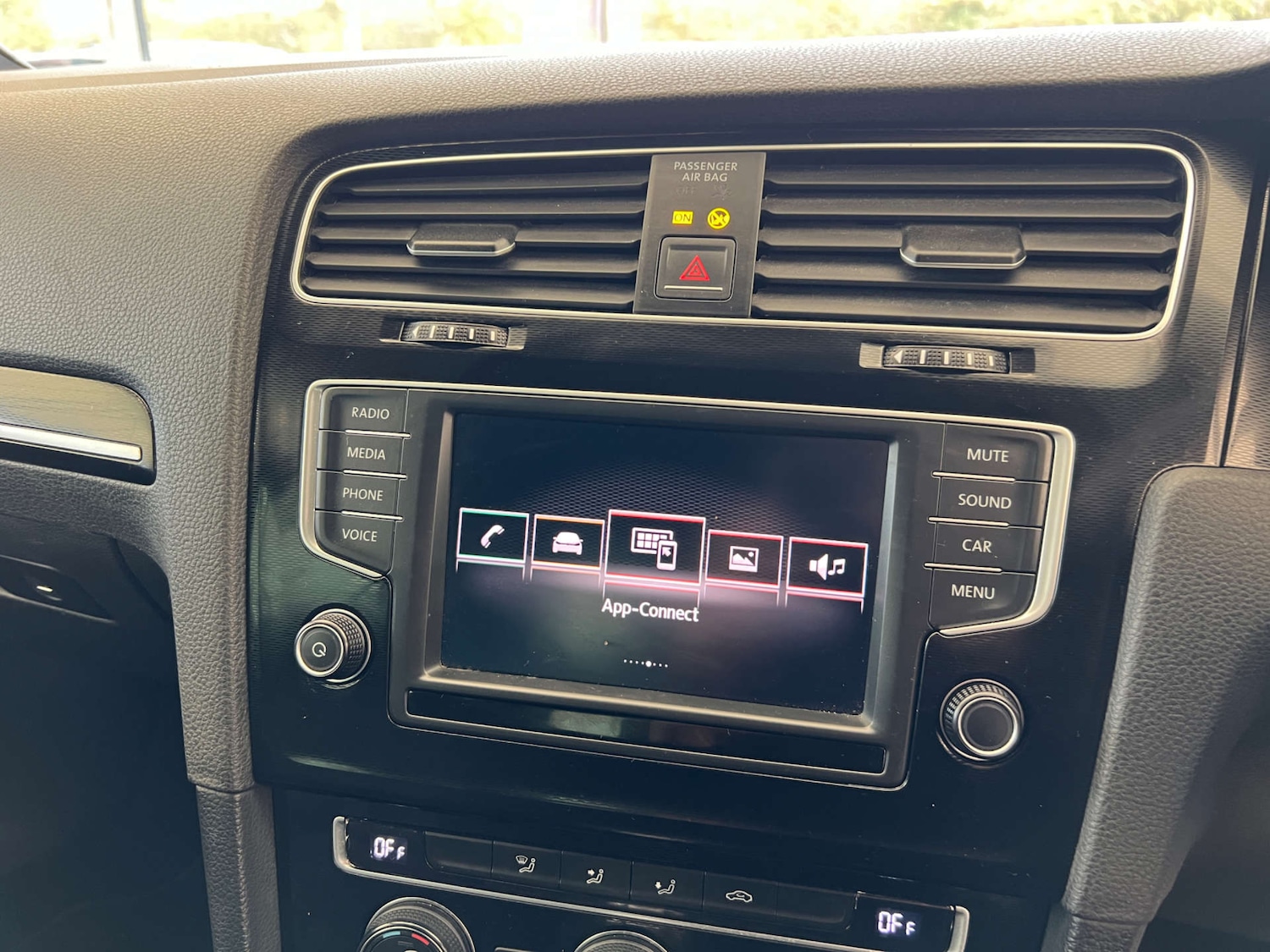 Used Volkswagen Golf 2016 for sale - 76231889: Photo 18