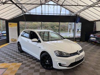 Volkswagen - Golf