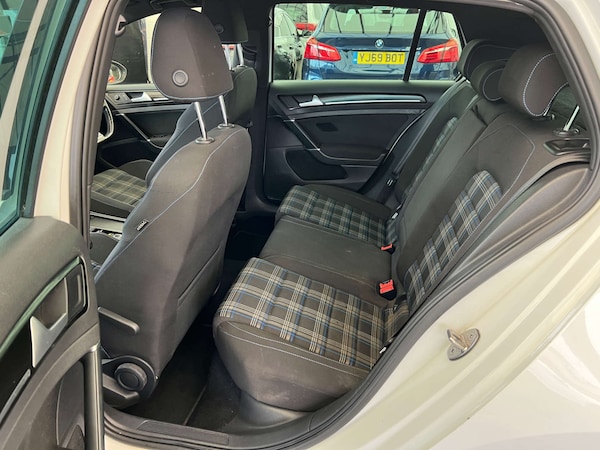 Used Volkswagen Golf 2016 for sale - 76231889: Photo 25