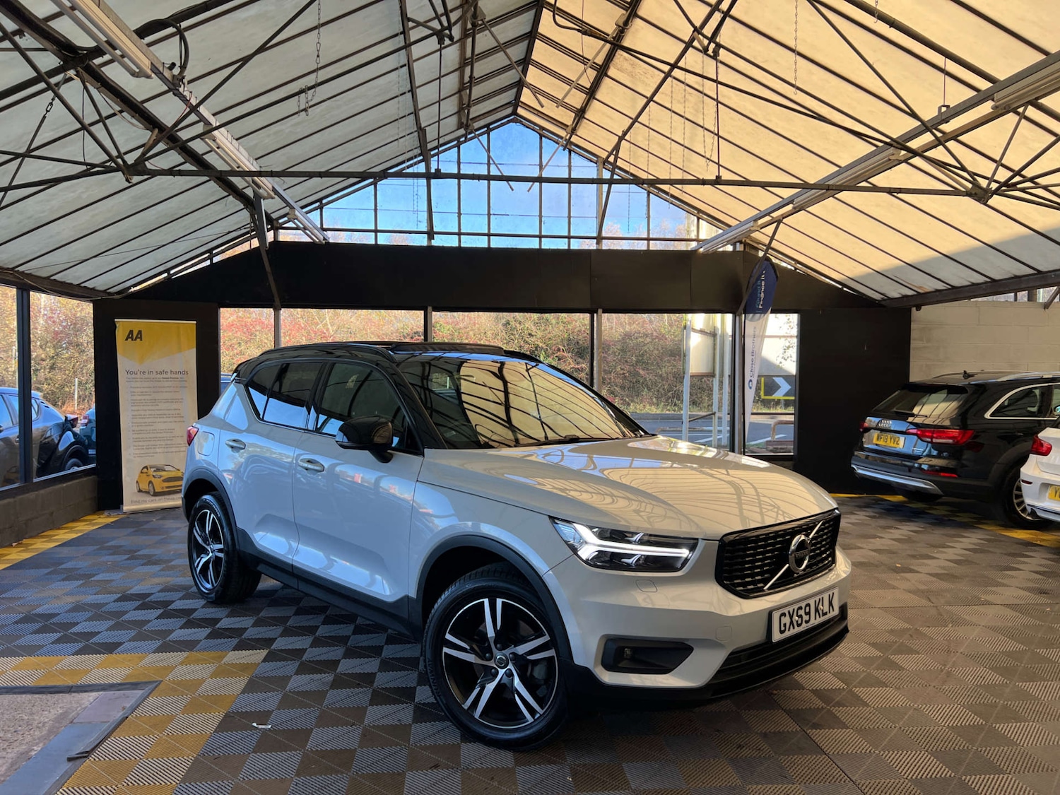 Used Volvo XC40 2019 for sale - 76650397: Photo 1