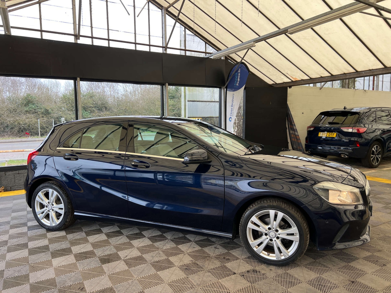 Used Mercedes-Benz A-Class 2017 for sale - 77595688: Photo 3