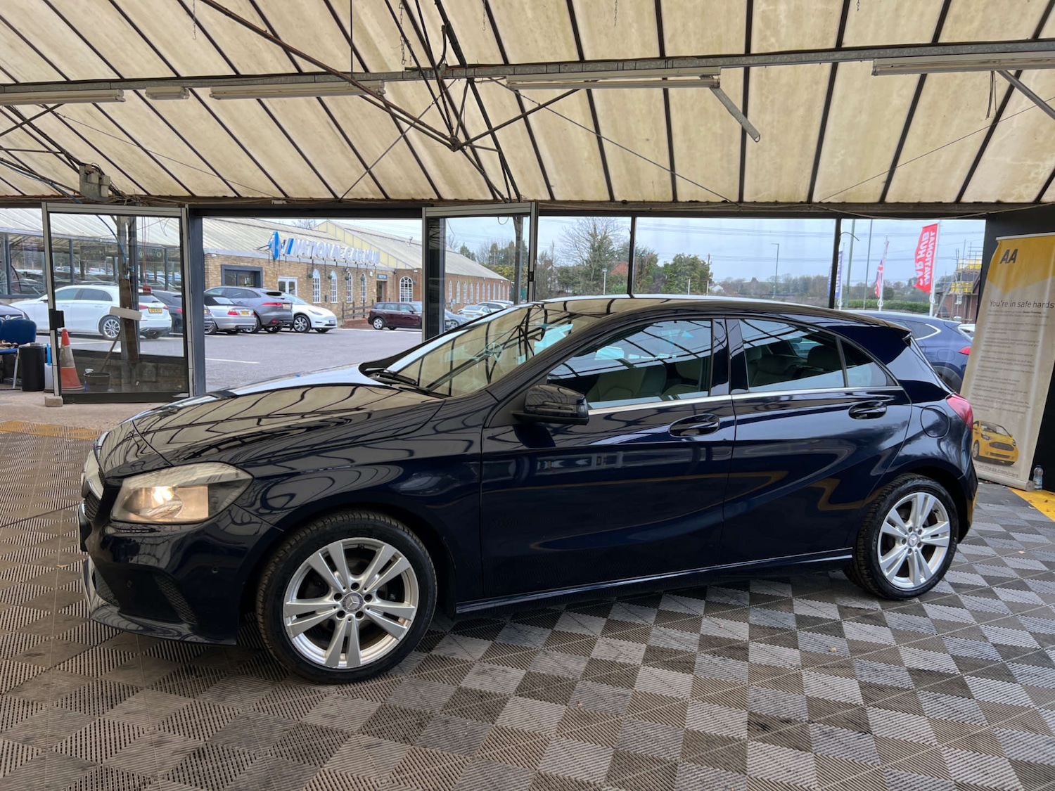 Used Mercedes-Benz A-Class 2017 for sale - 77595688: Photo 5