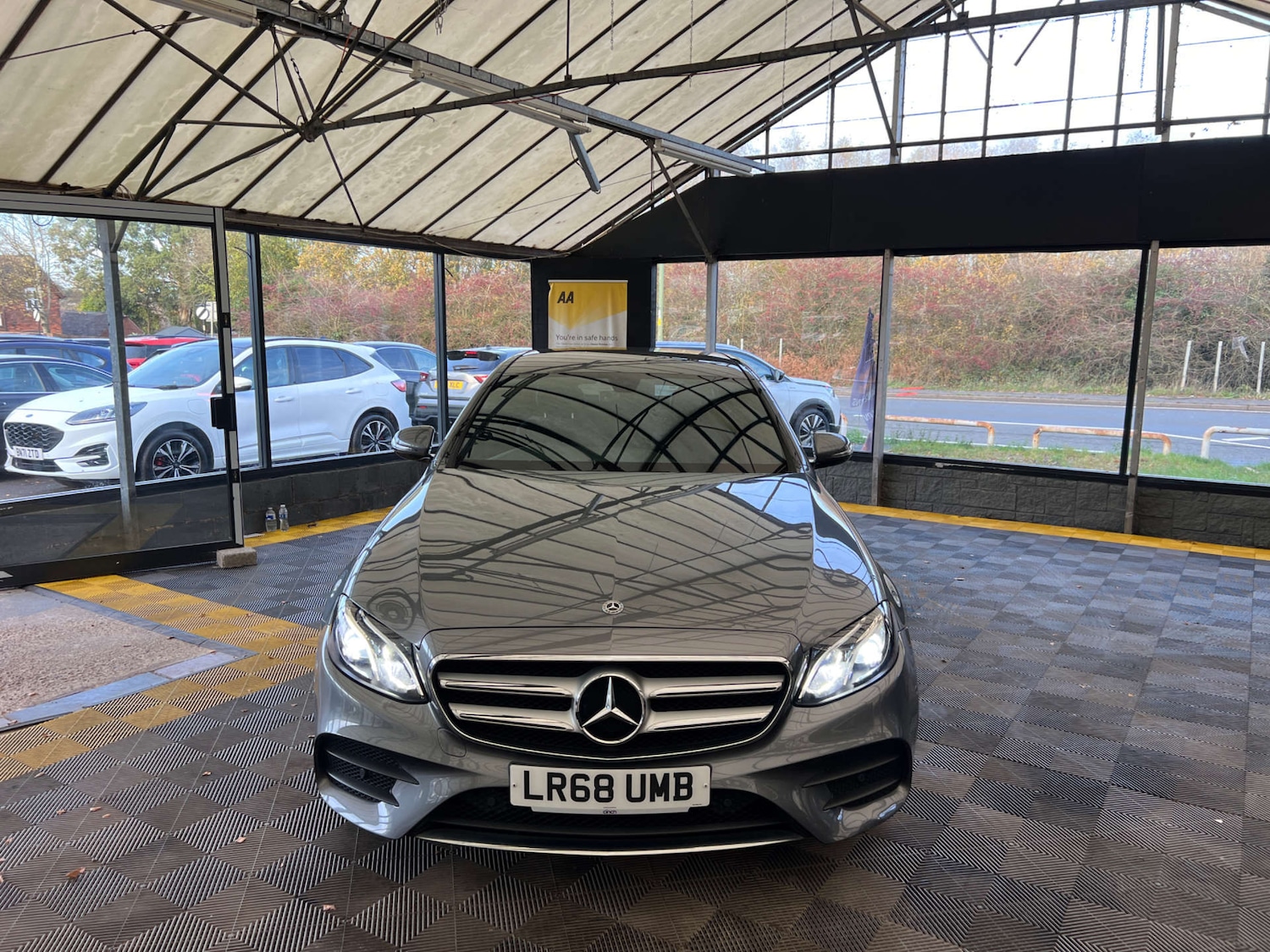 Used Mercedes-Benz E Class 2018 for sale - 76571360: Photo 3