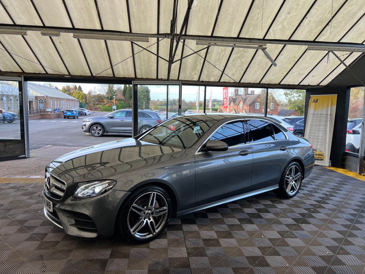Used Mercedes-Benz E Class 2018 for sale - 76571360: Photo 4