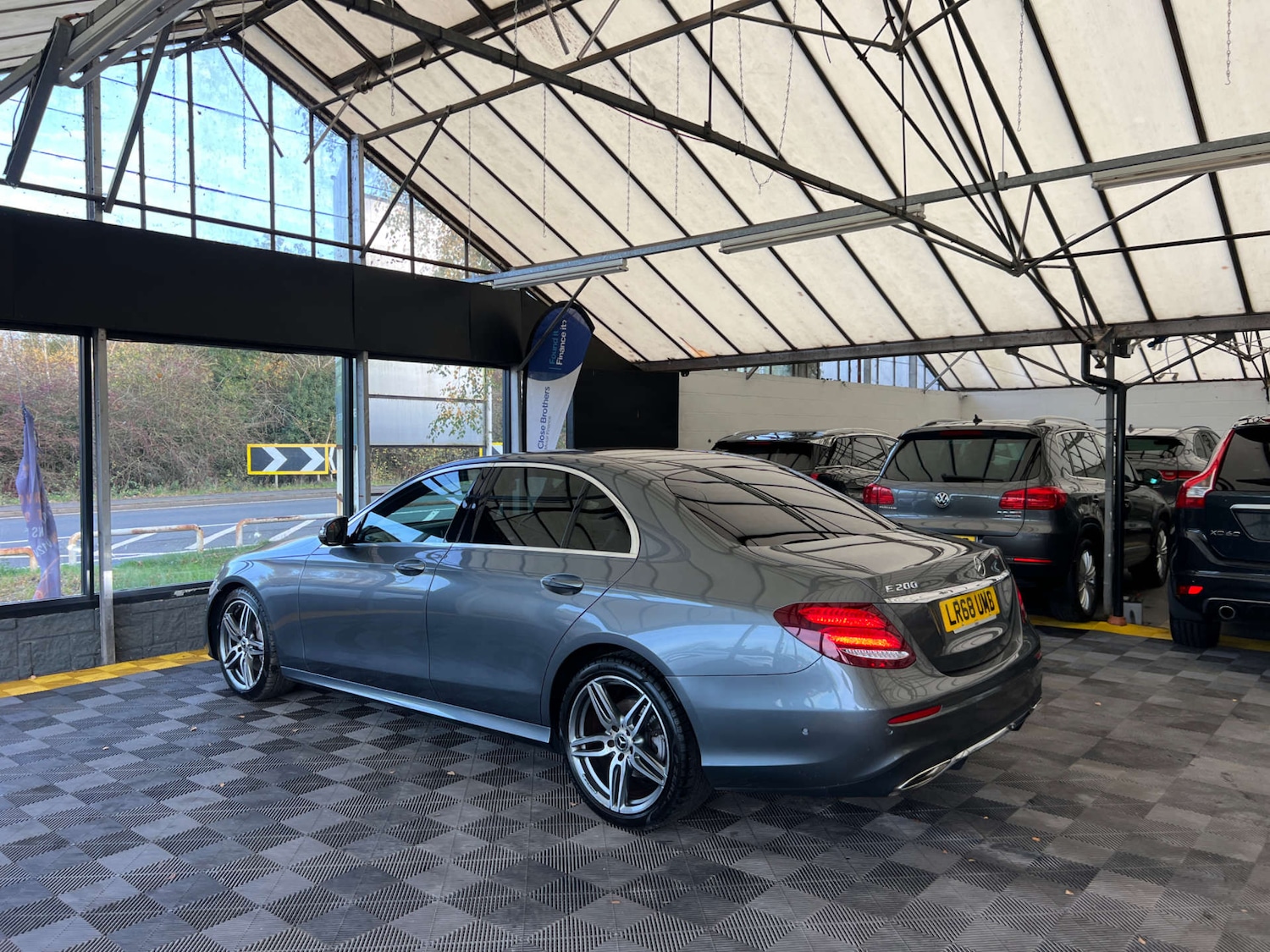 Used Mercedes-Benz E Class 2018 for sale - 76571360: Photo 5