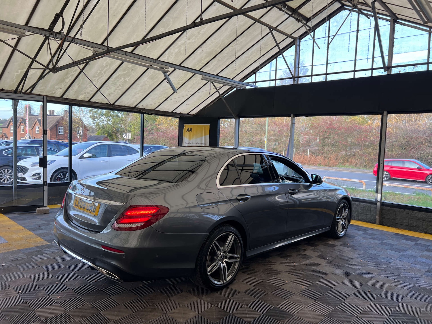 Used Mercedes-Benz E Class 2018 for sale - 76571360: Photo 8