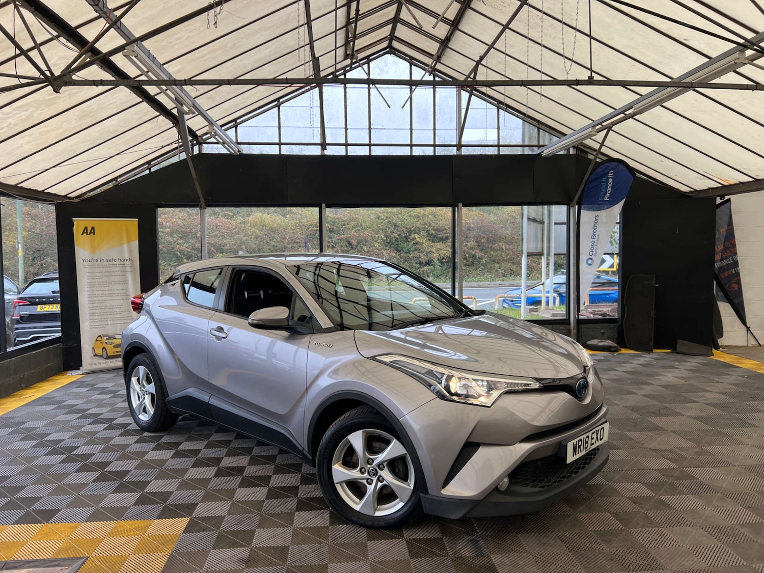 Used Toyota C-HR 2018 for sale - 76601525: Photo 1