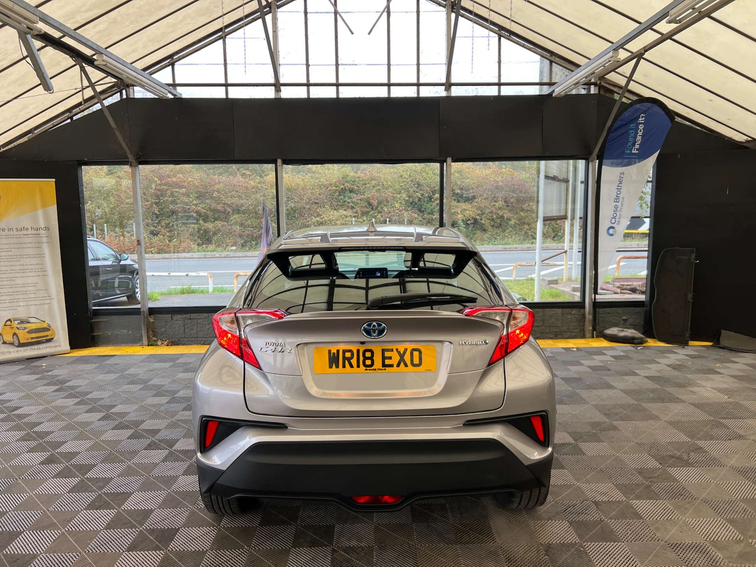 Used Toyota C-HR 2018 for sale - 76601525: Photo 6