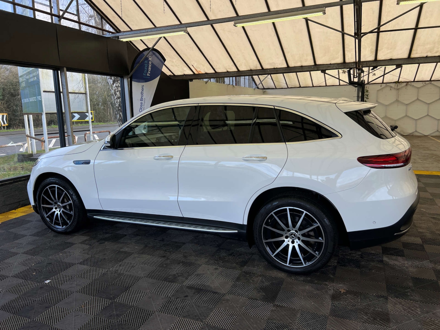 Used Mercedes-Benz EQC 2020 for sale - 77523144: Photo 7