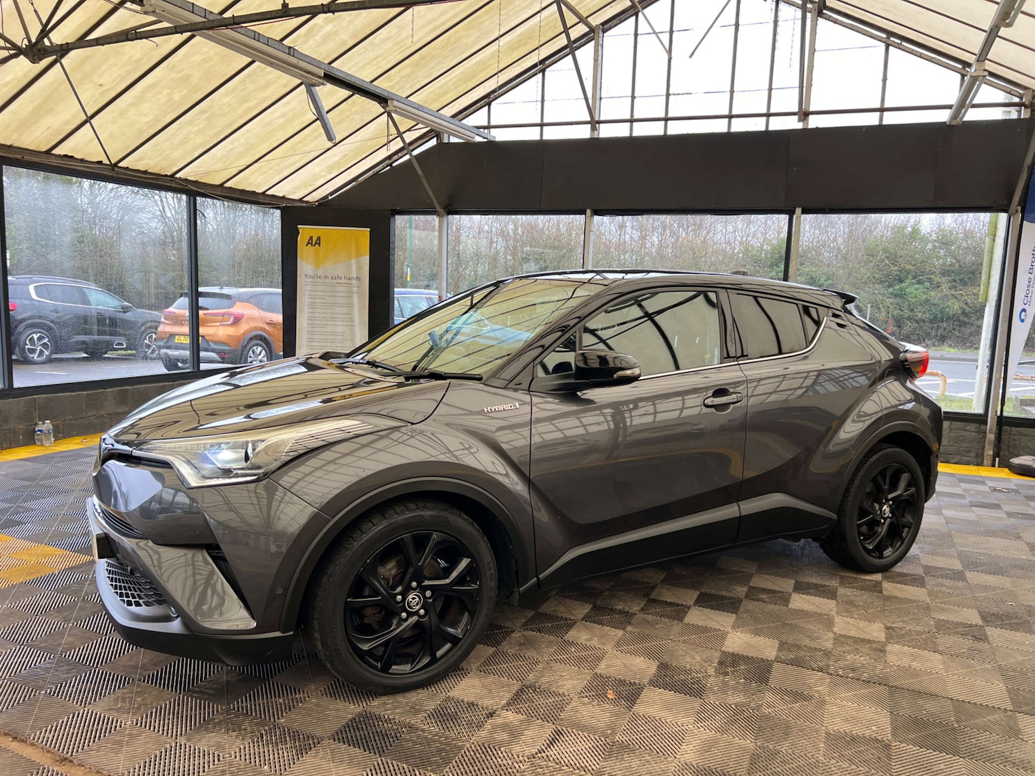 Used Toyota C-HR 2019 for sale - 77693709: Photo 4