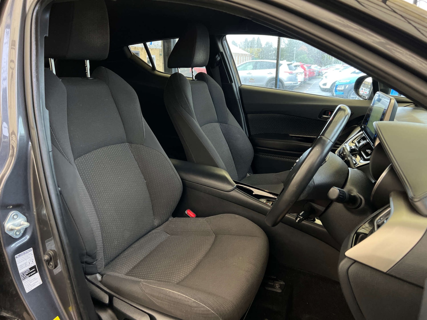 Used Toyota C-HR 2019 for sale - 77693709: Photo 8