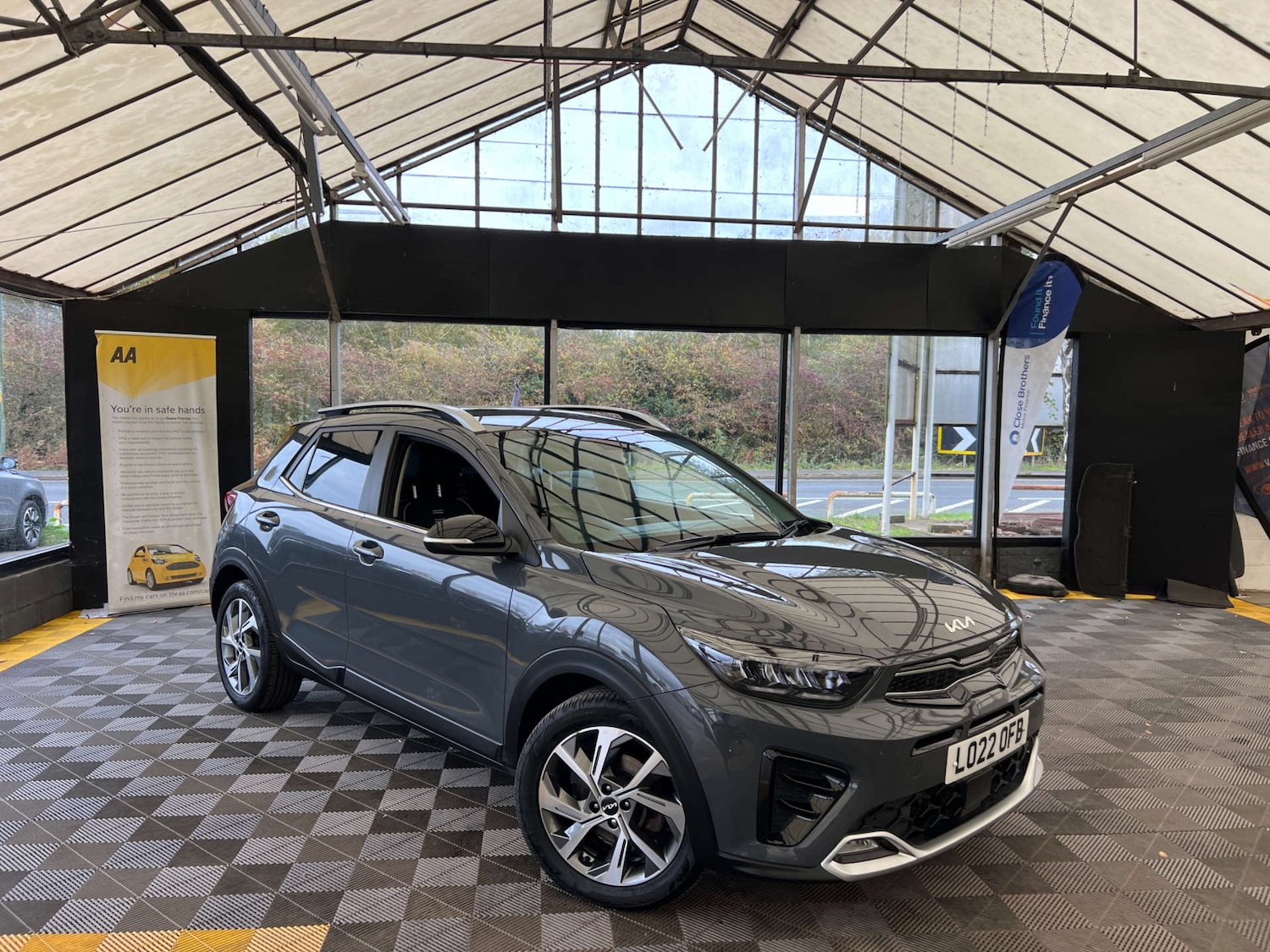 Used Kia Stonic 2022 for sale - 76363976: Photo 1