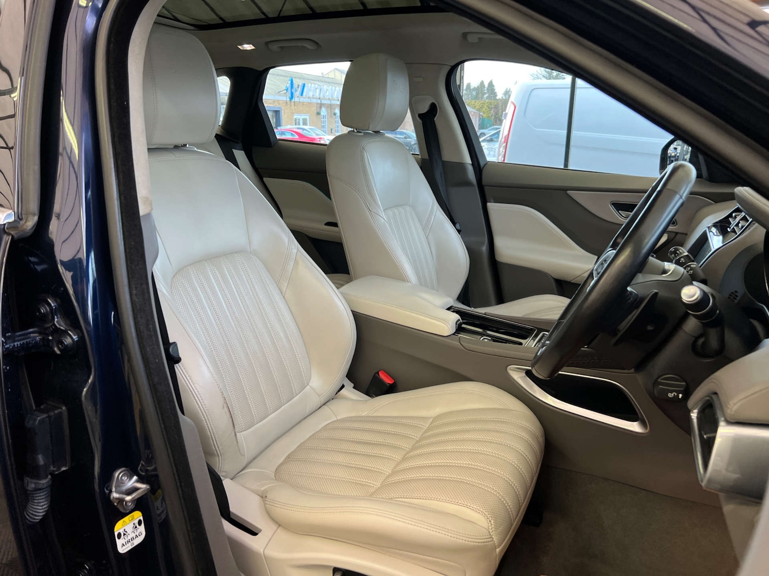 Used Jaguar F-Pace 2019 for sale - 77349824: Photo 11