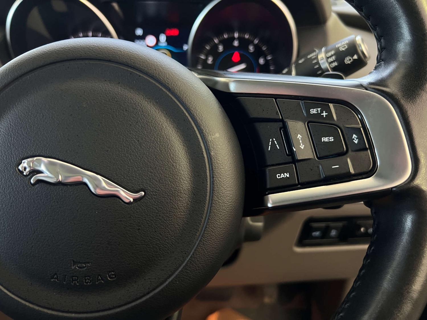 Used Jaguar F-Pace 2019 for sale - 77349824: Photo 16