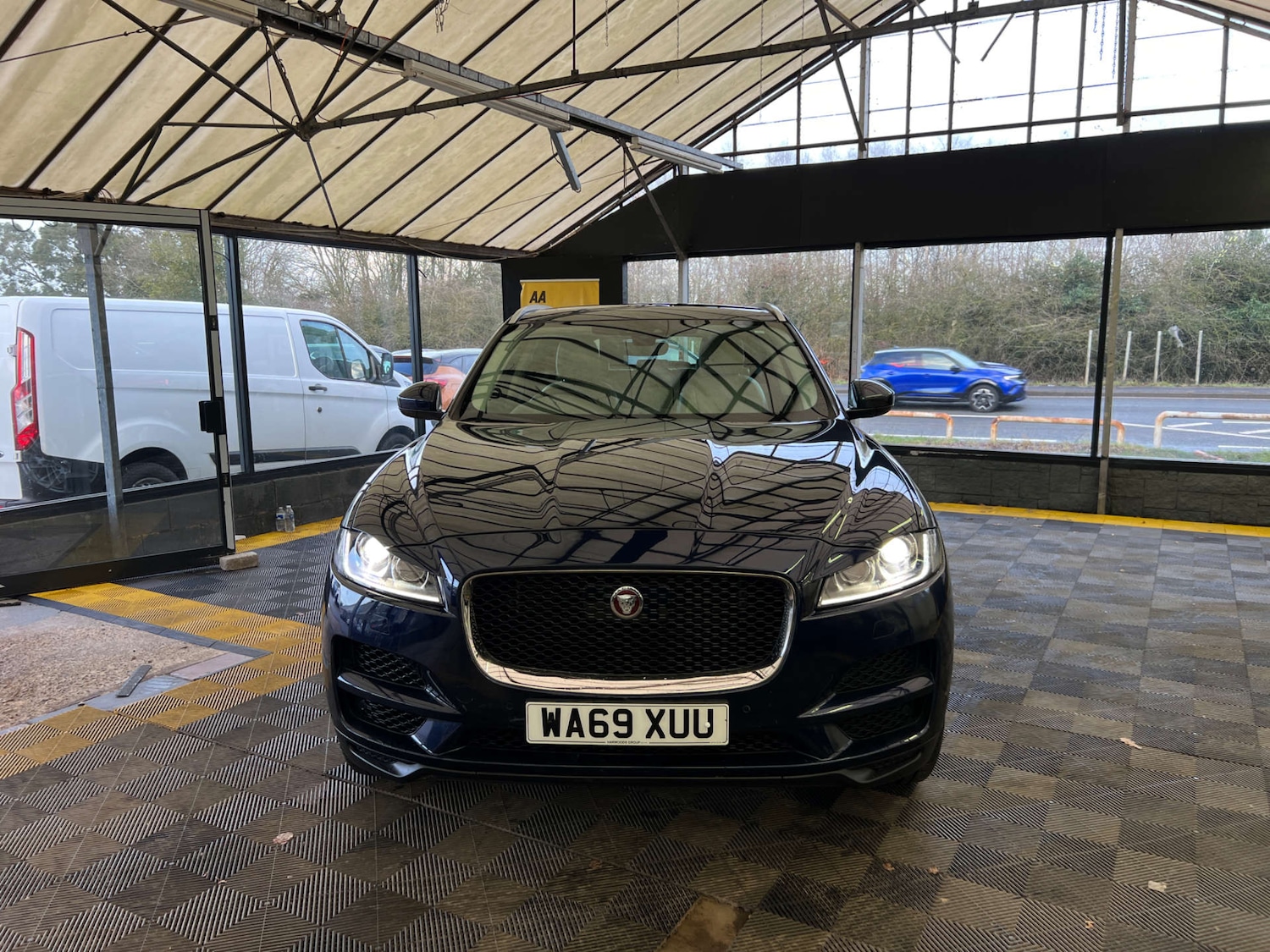 Used Jaguar F-Pace 2019 for sale - 77349824: Photo 4