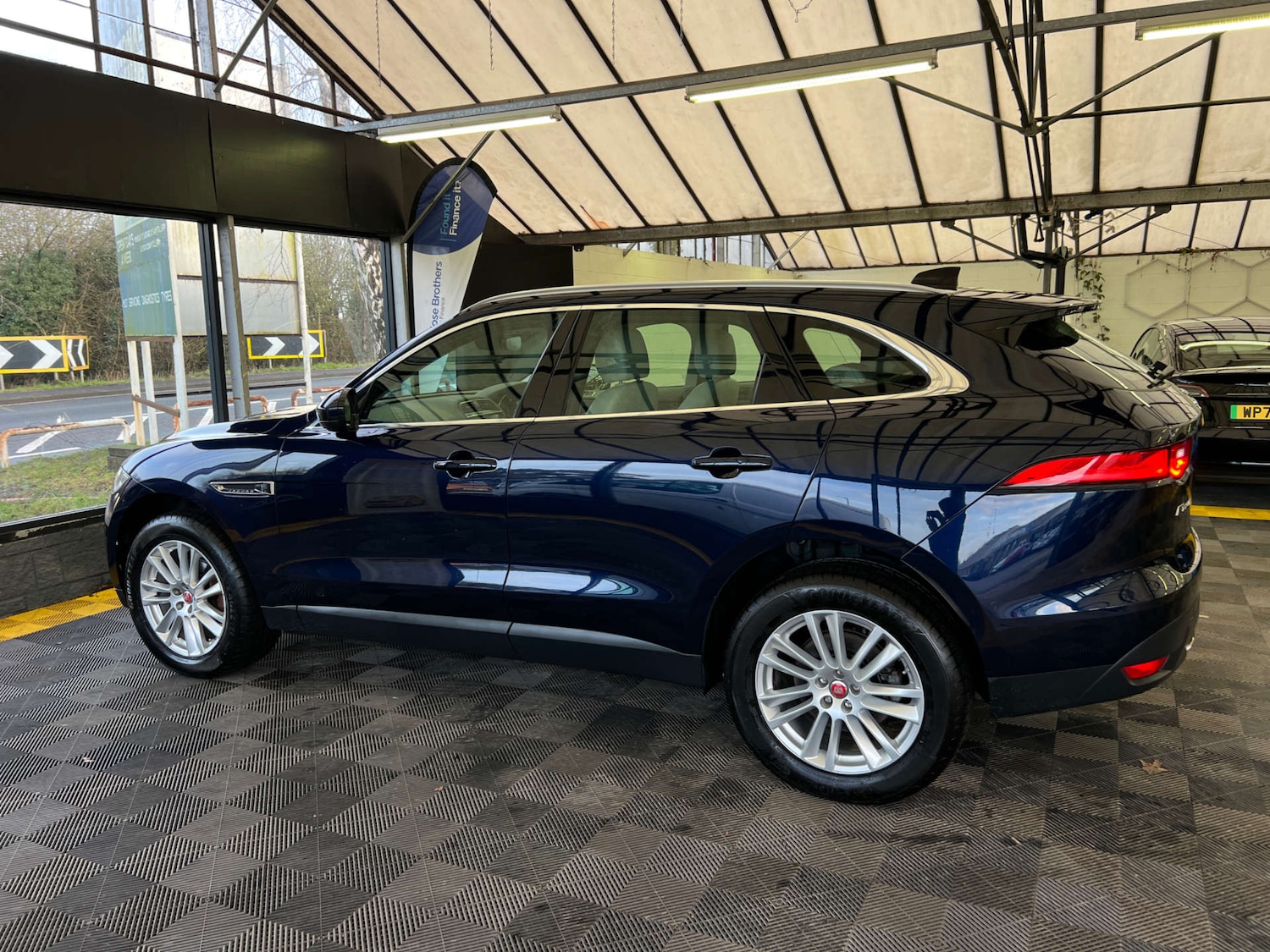 Used Jaguar F-Pace 2019 for sale - 77349824: Photo 7