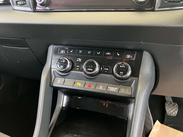 Used Skoda Karoq 2018 for sale - 76127582: Photo 16