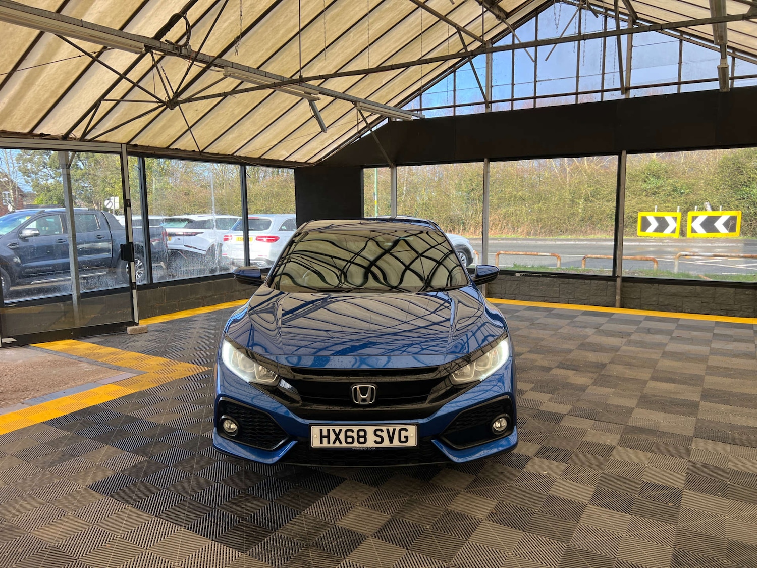 Used Honda Civic 2018 for sale - 77888836: Photo 4