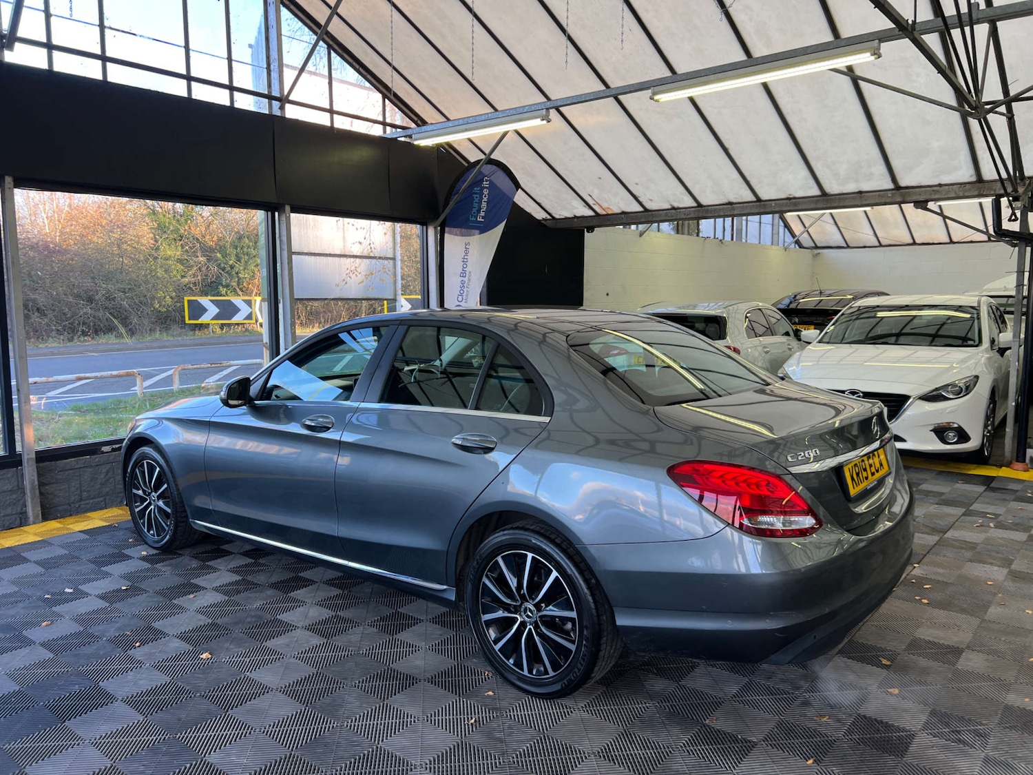 Used Mercedes-Benz C Class 2019 for sale - 76910568: Photo 5