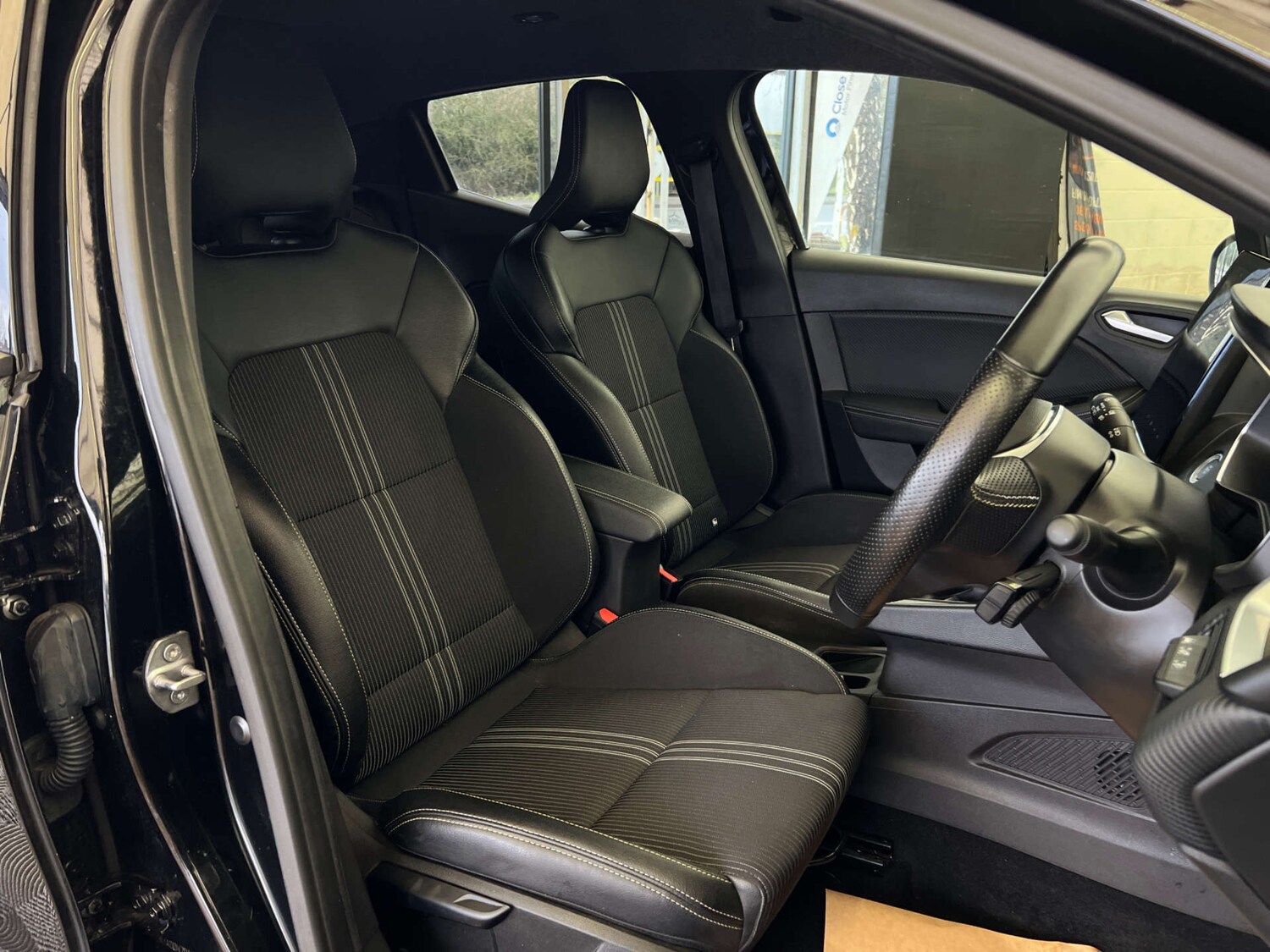 Used Renault Clio 2023 for sale - 77523143: Photo 11