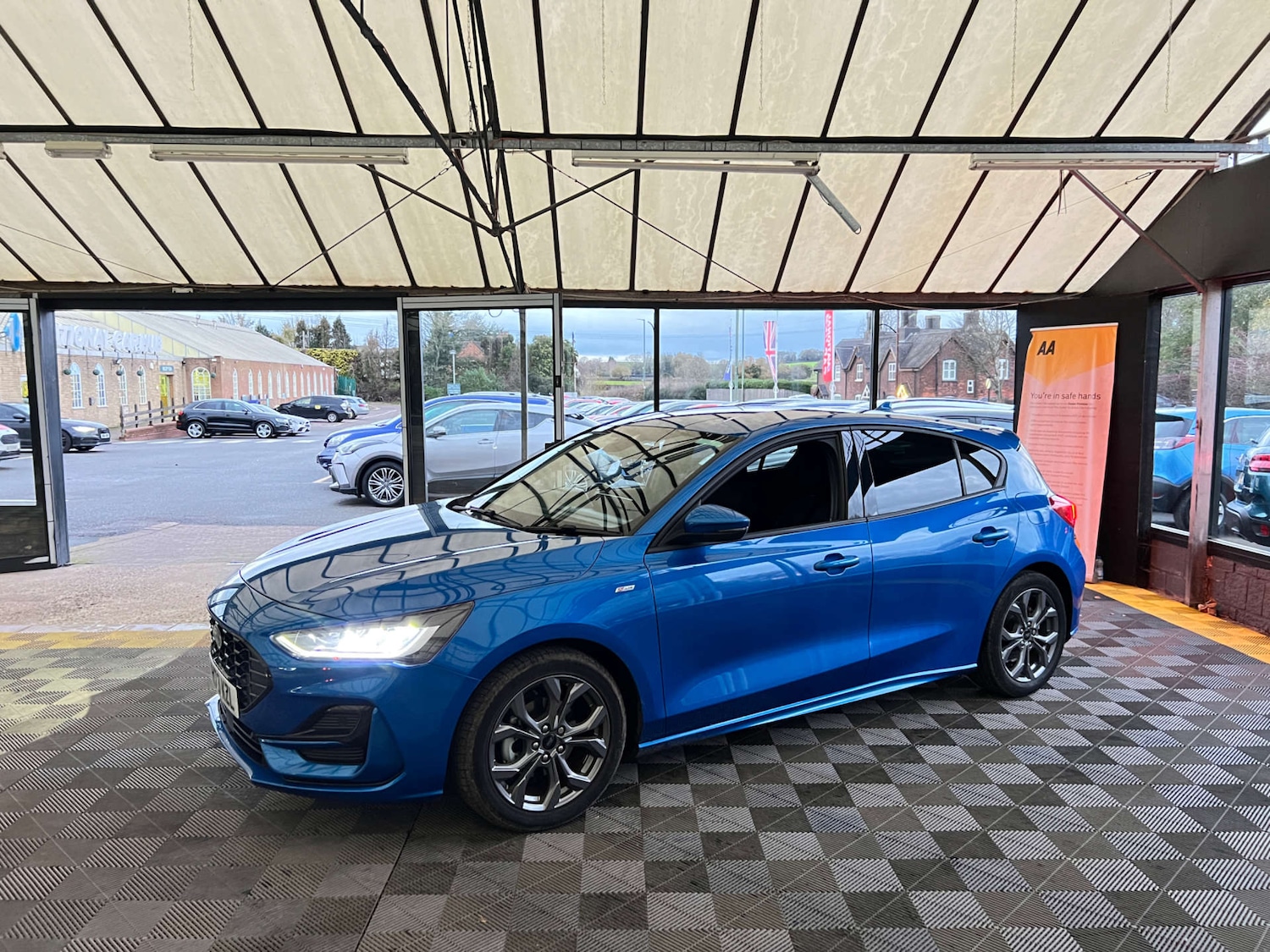 Used Ford Focus 2023 for sale - 76687504: Photo 4