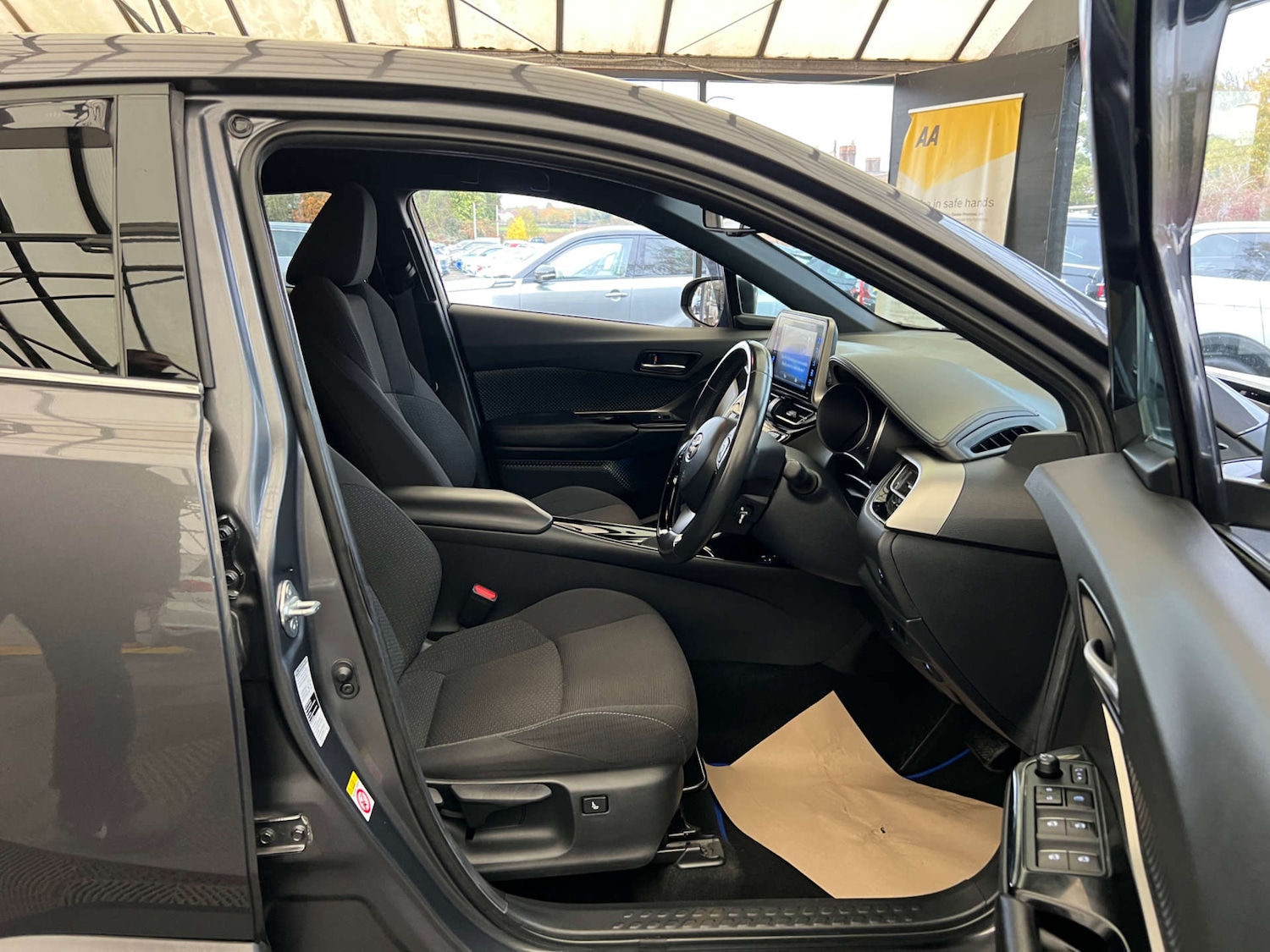 Used Toyota C-HR 2019 for sale - 76483230: Photo 10