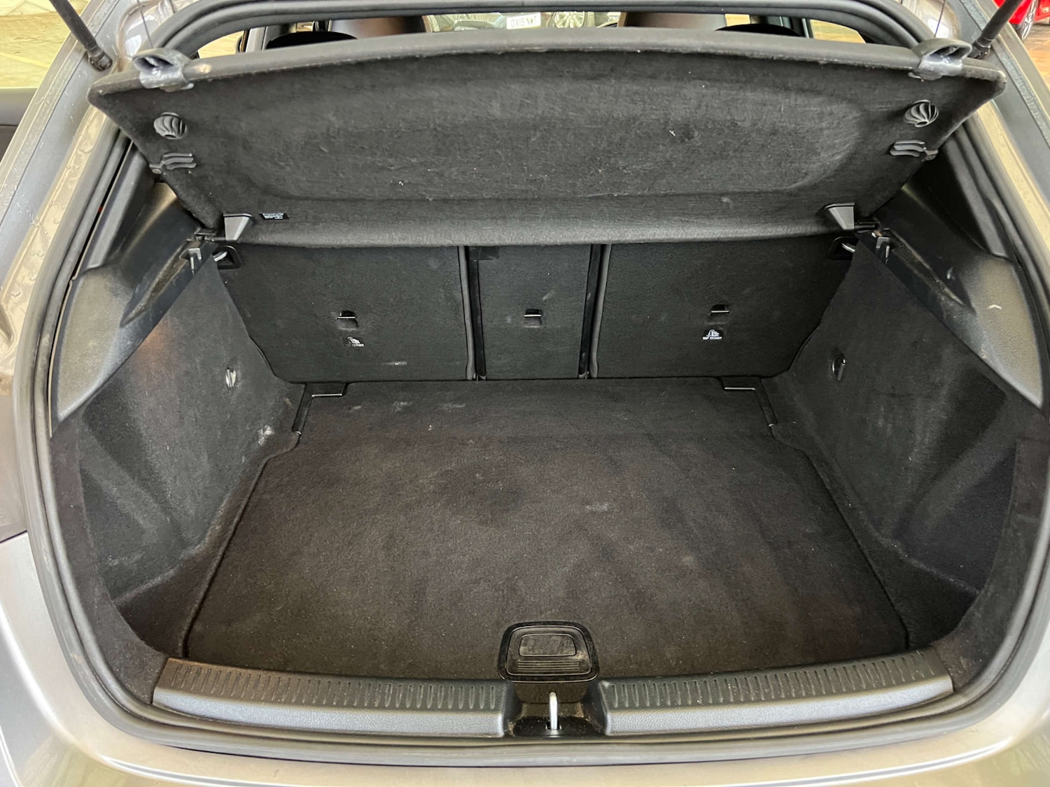 Used Mercedes-Benz A-Class 2018 for sale - 76734386: Photo 30