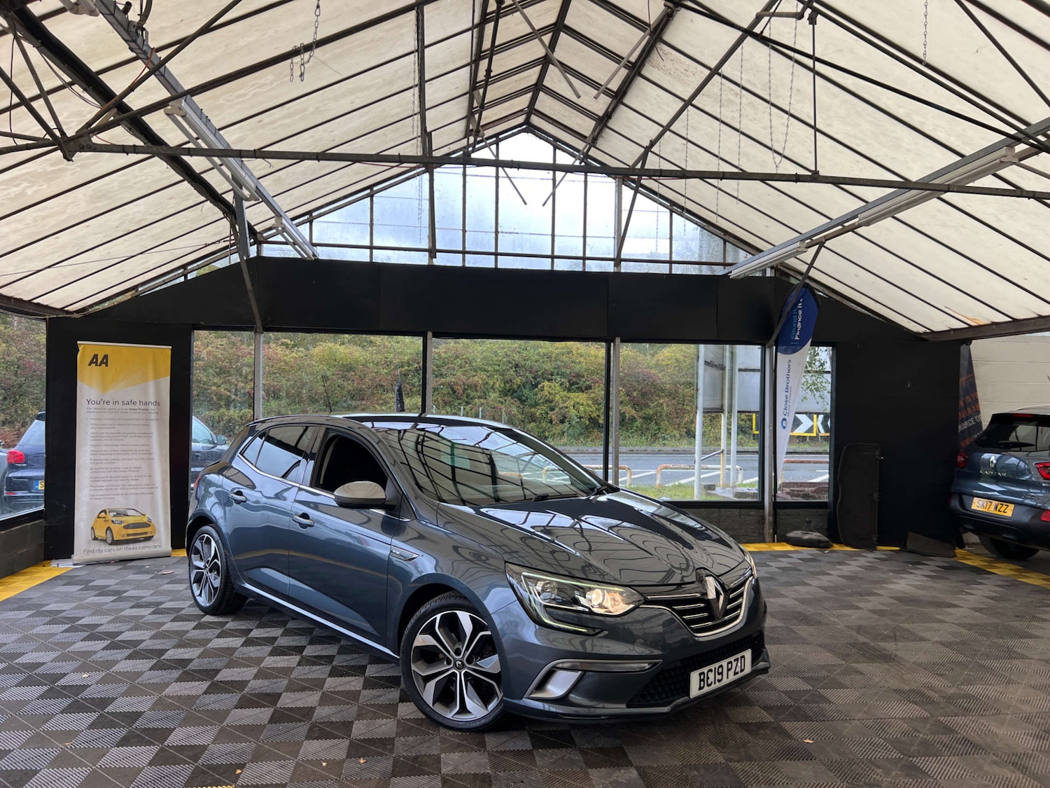 Used Renault Megane 2019 for sale - 76165317: Photo 1