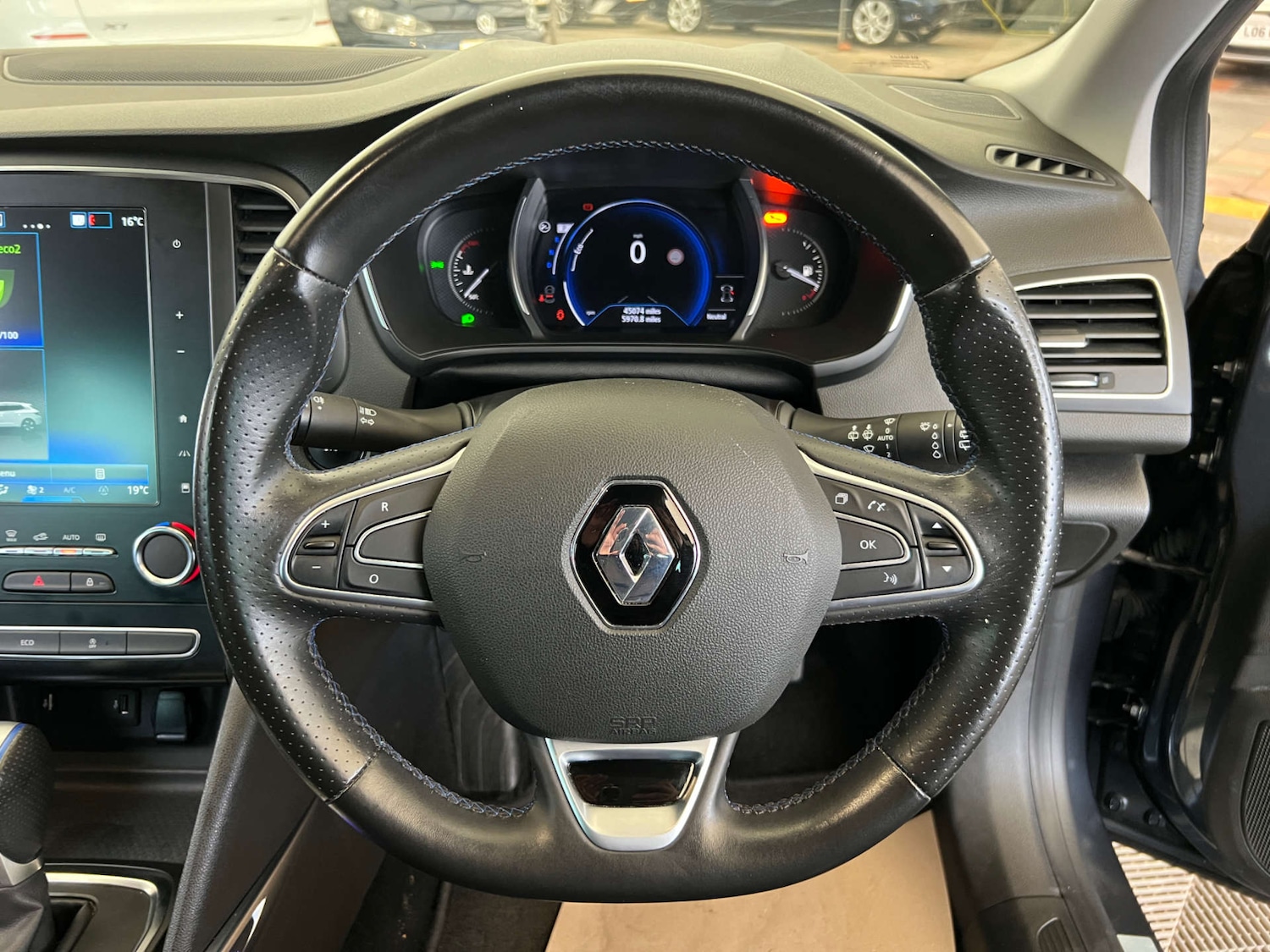 Used Renault Megane 2019 for sale - 76165317: Photo 13