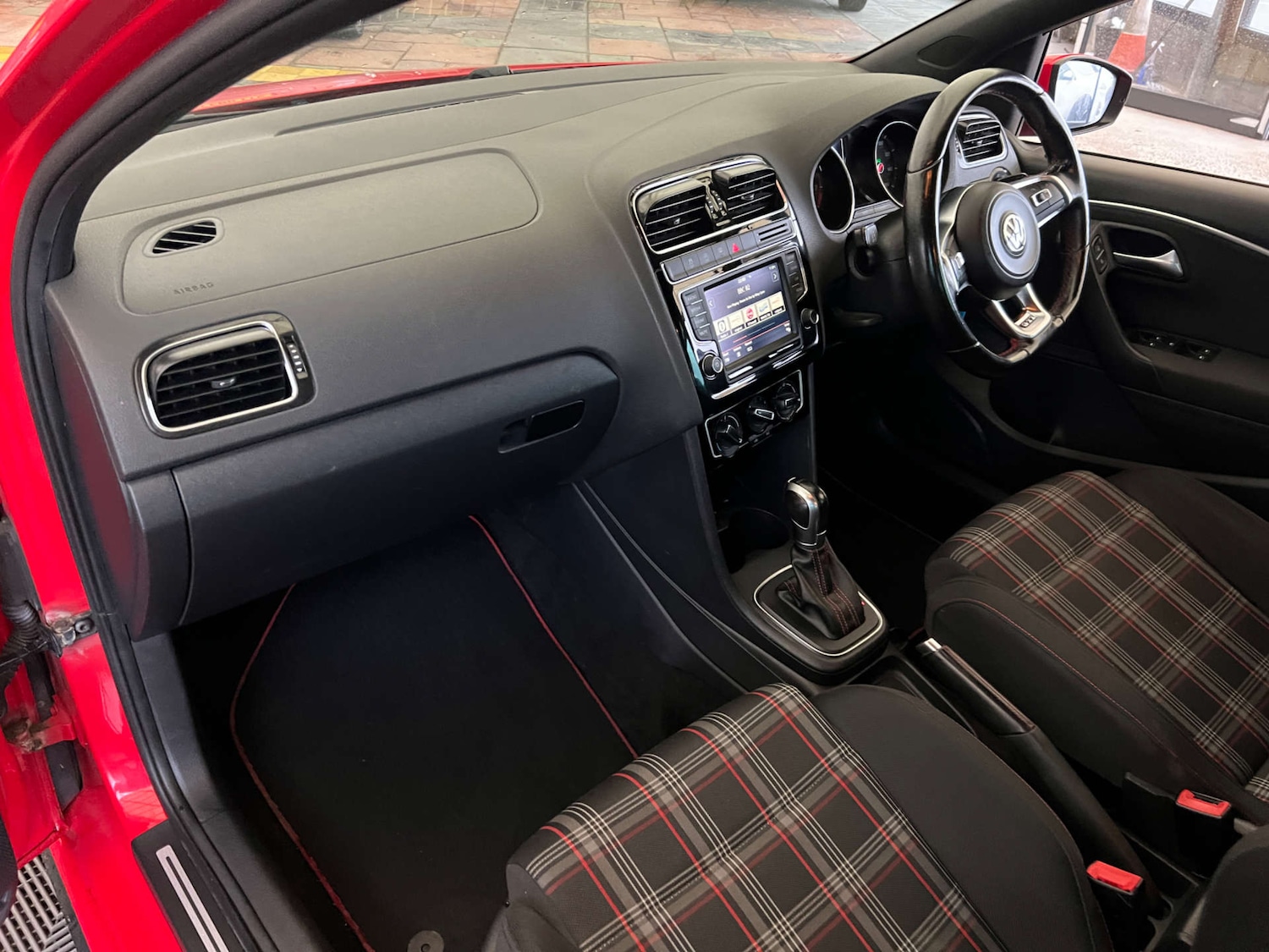 Used Volkswagen Polo 2016 for sale - 76591656: Photo 23