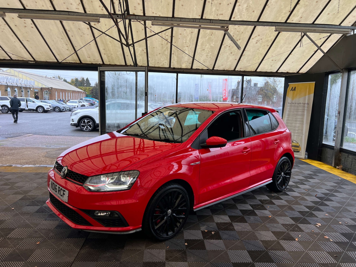 Used Volkswagen Polo 2016 for sale - 76591656: Photo 4
