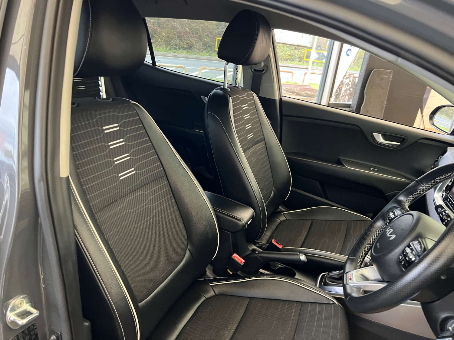 Used Kia Stonic 2022 for sale - 76601911: Photo 10