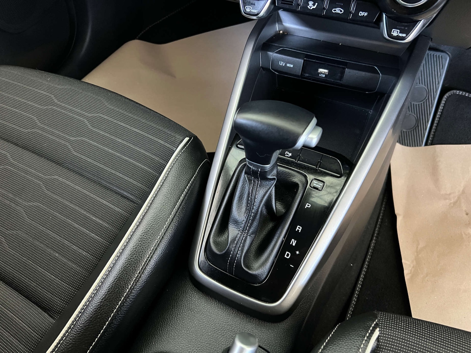 Used Kia Stonic 2022 for sale - 76601911: Photo 15